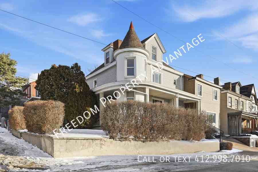 703 Excelsior St #2 - Photo 3 of 25