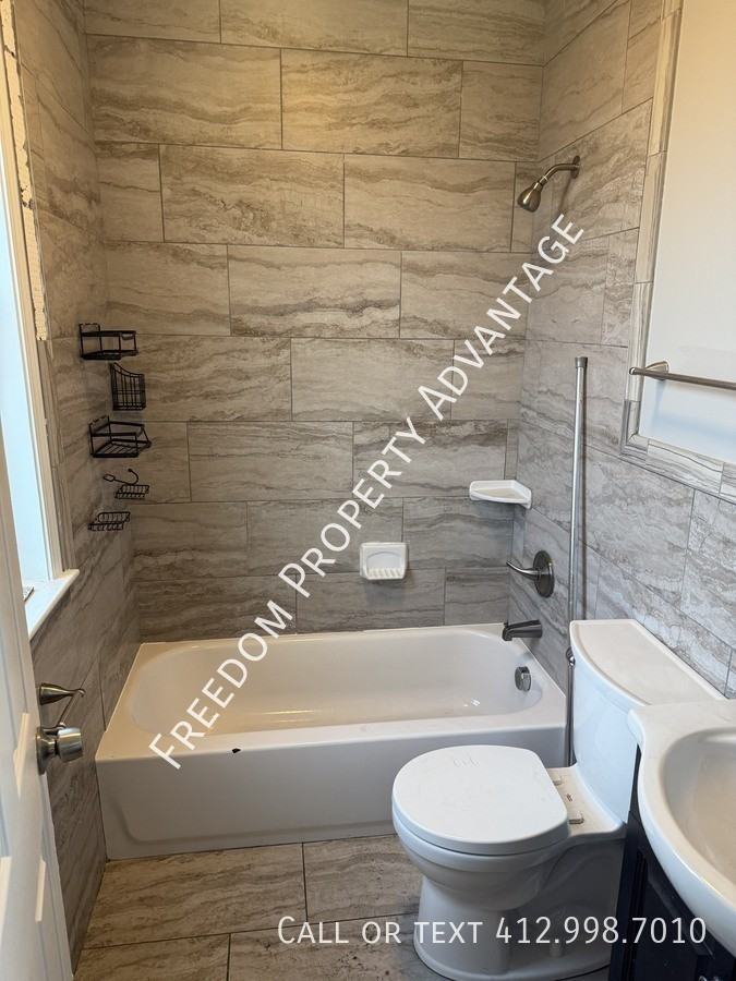 7301 Hamilton Ave #5 - Photo 2 of 6