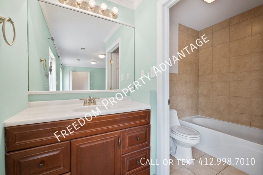 2642 Mount Royal Rd - Photo 2 of 41