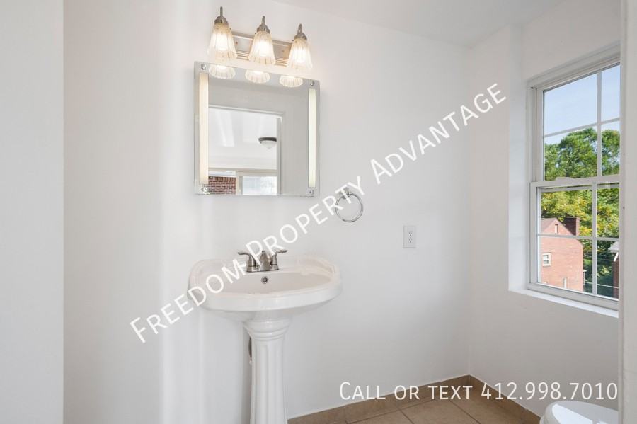 2642 Mount Royal Rd - Photo 5 of 41