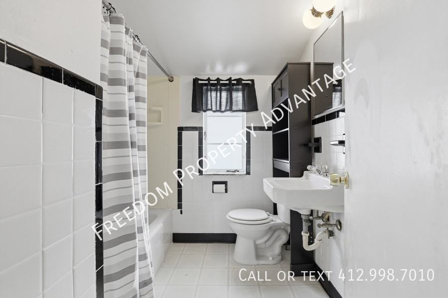 3396 Columbia Dr - Photo 2 of 31