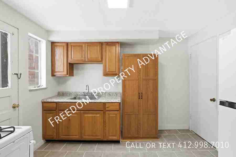 3396 Columbia Dr - Photo 5 of 31