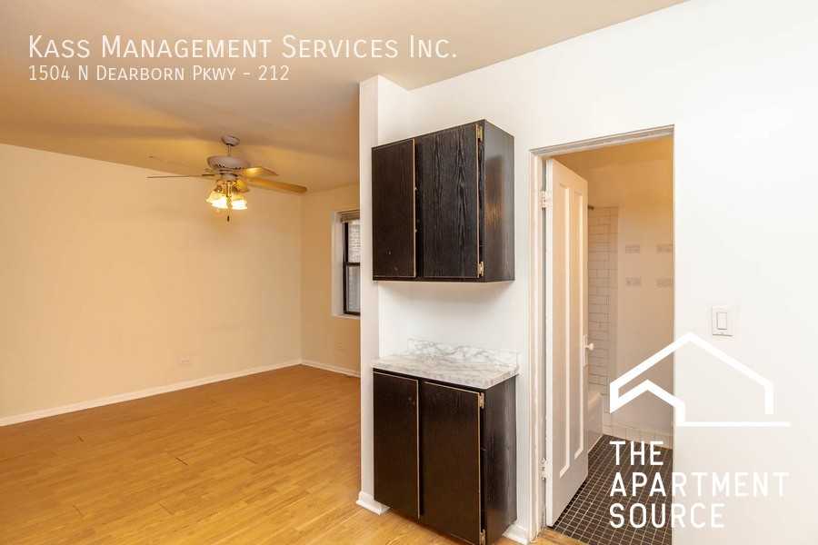 1504 N Dearborn Pkwy #212 - Photo 2 of 9