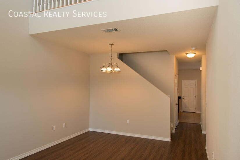 1514 Bentley Cir - Photo 2 of 24