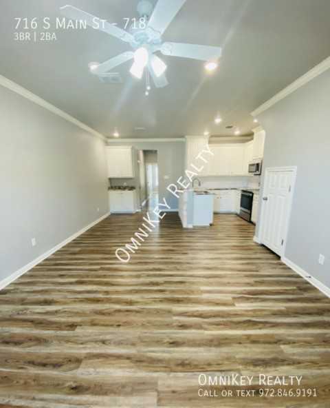 716 S Main St #718 - Photo 4 of 10