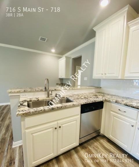 716 S Main St #718 - Photo 7 of 10