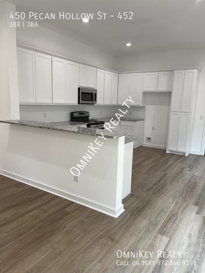 450 Pecan Hollow St #452 - Photo 3 of 9