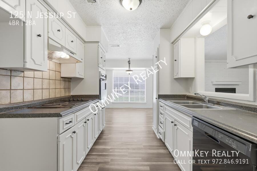 125 N Jessup St - Photo 3 of 29