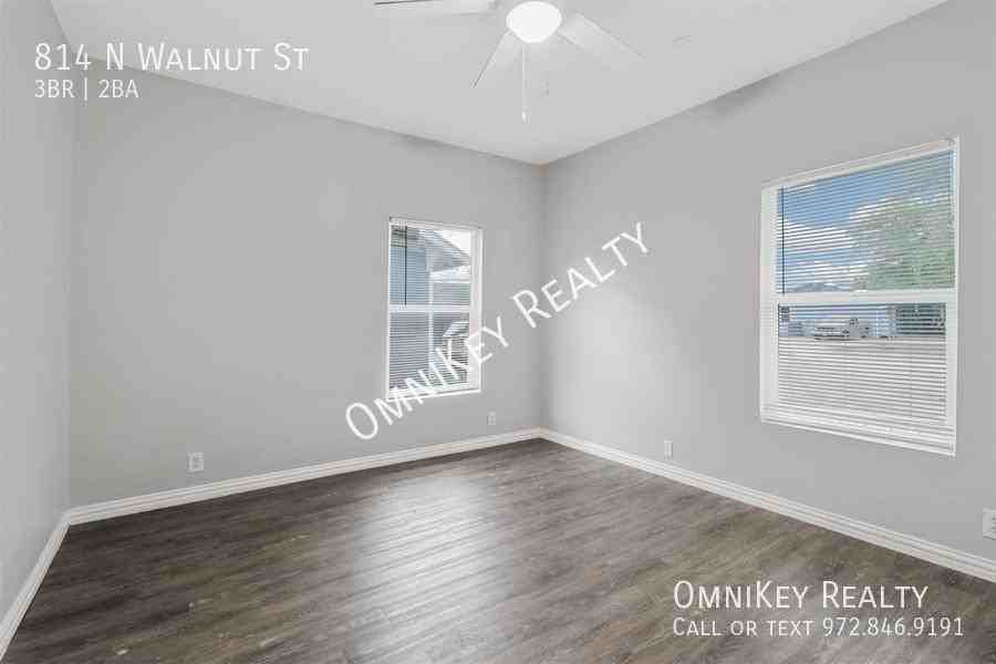 814 N Walnut St - Photo 7 of 14