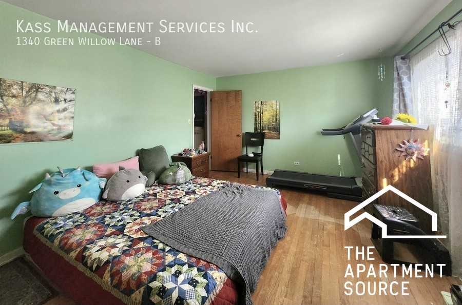 1340 Greenwillow Ln #B - Photo 5 of 11