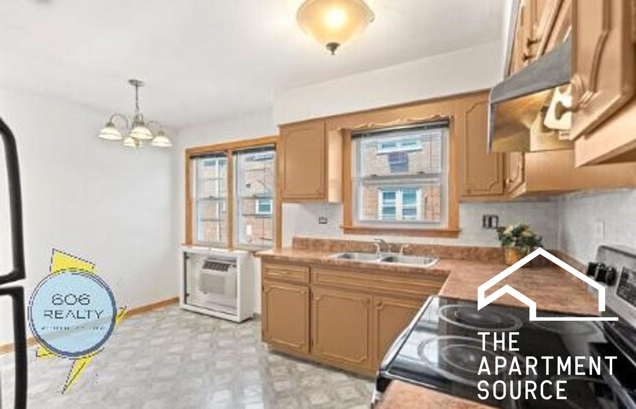 9451 Maple Dr #2NS - Photo 3 of 11