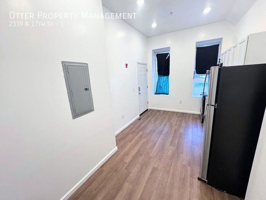 2339 N 17th St #1 - Photo 5 of 11