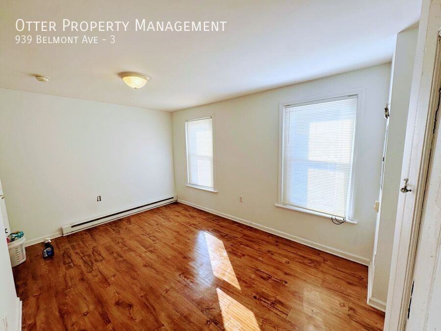 939 Belmont Ave #3 - Photo 3 of 8