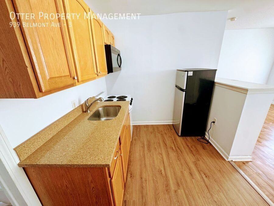 939 Belmont Ave #3 - Photo 4 of 8