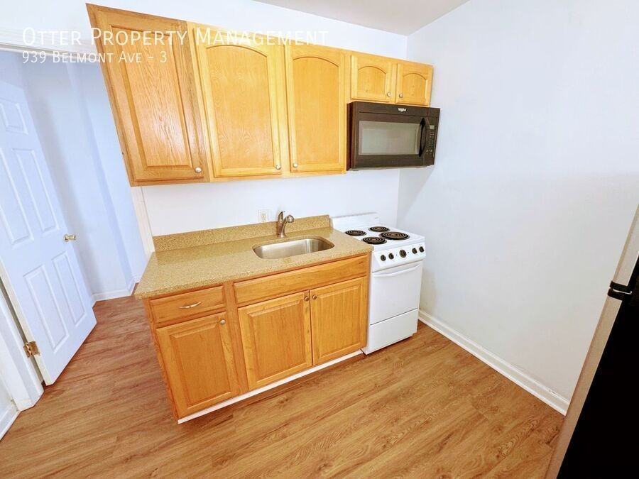 939 Belmont Ave #3 - Photo 5 of 8