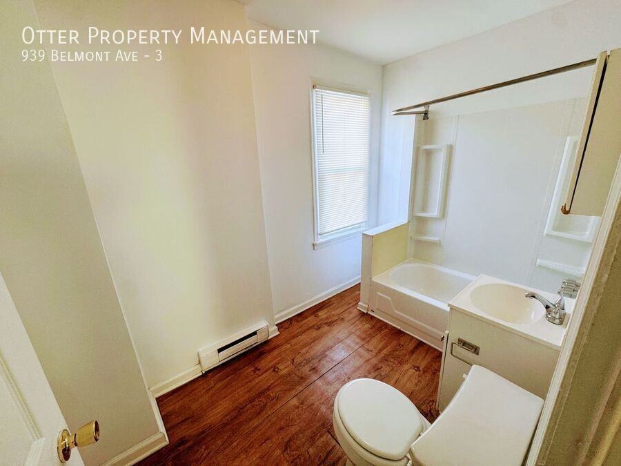 939 Belmont Ave #3 - Photo 6 of 8