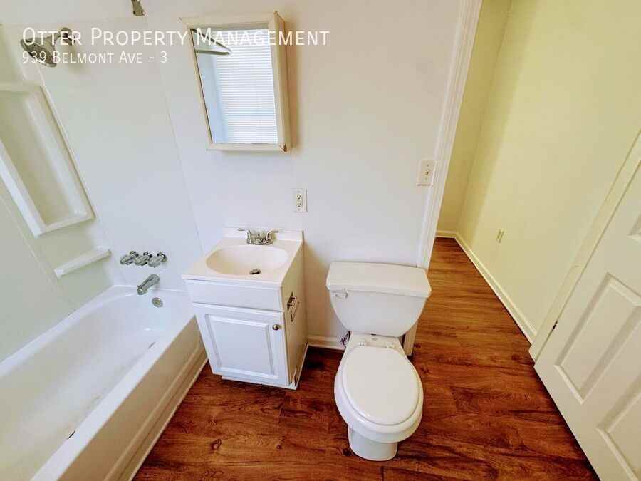 939 Belmont Ave #3 - Photo 7 of 8