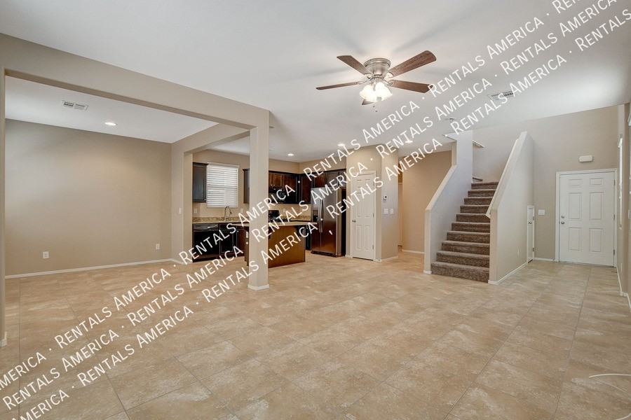 7463 Earnshaw Ave - Photo 3 of 30