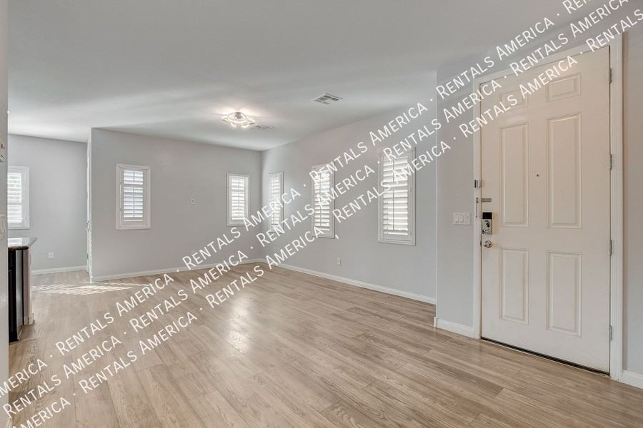 8271 Southern Cross Ave - Photo 2 of 15