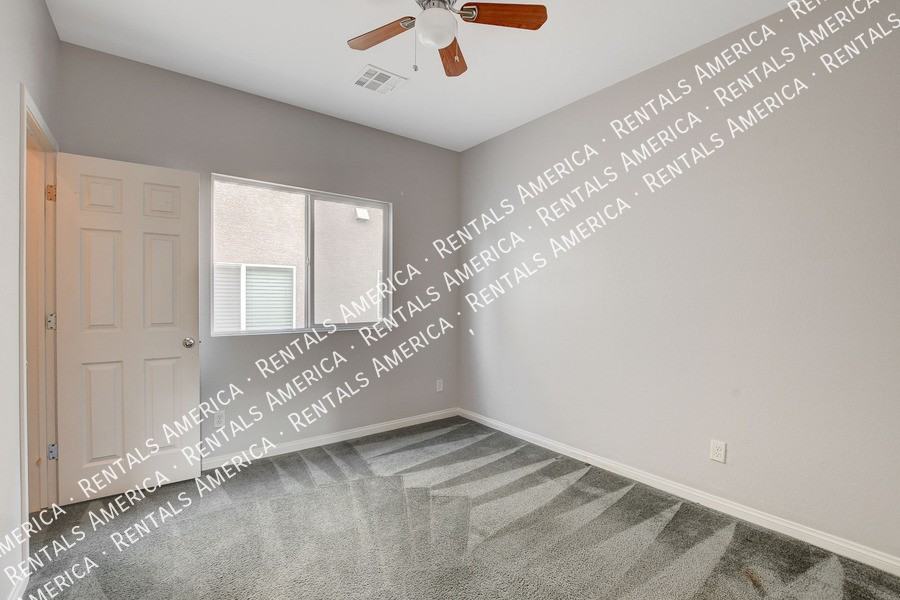 8271 Southern Cross Ave - Photo 5 of 15