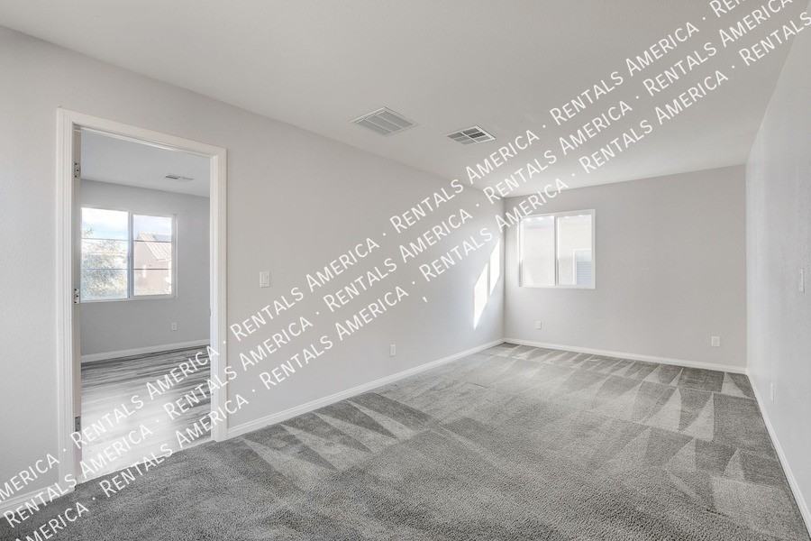 8271 Southern Cross Ave - Photo 7 of 15