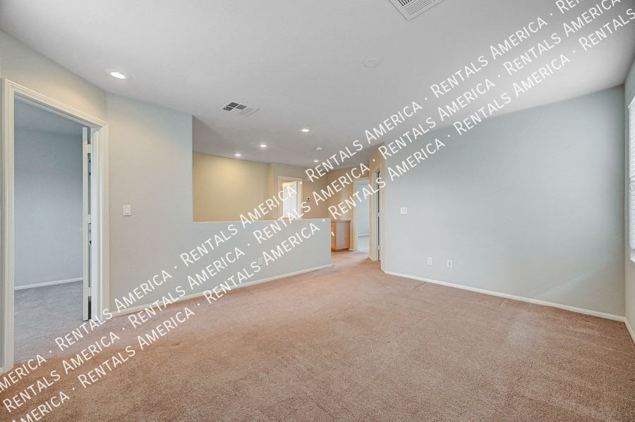 10567 Foggy Glen Ave - Photo 6 of 15