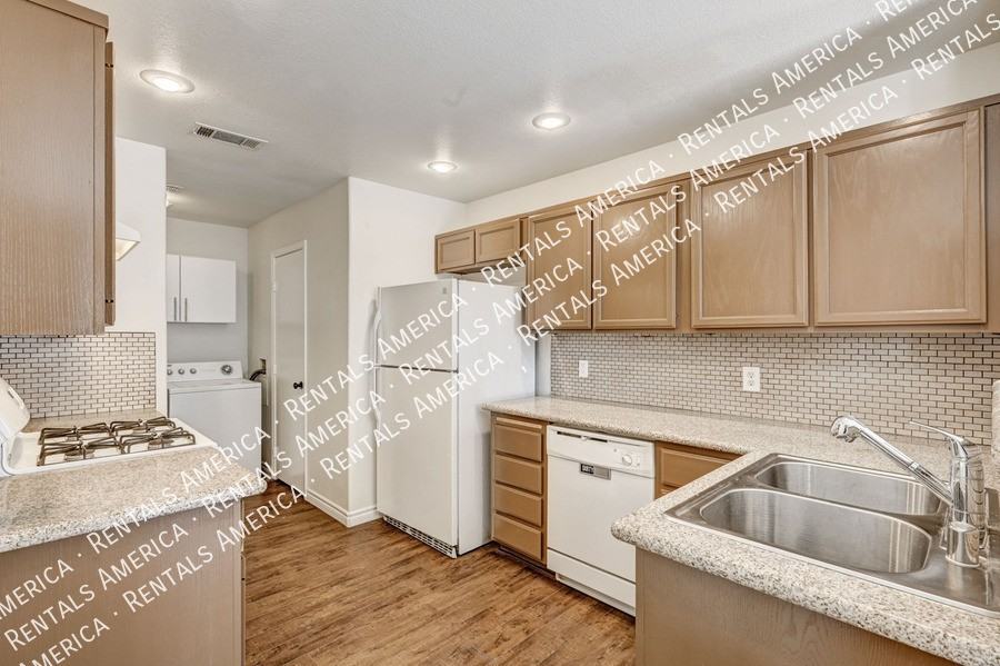 8144 Autumn Star Ave - Photo 5 of 15