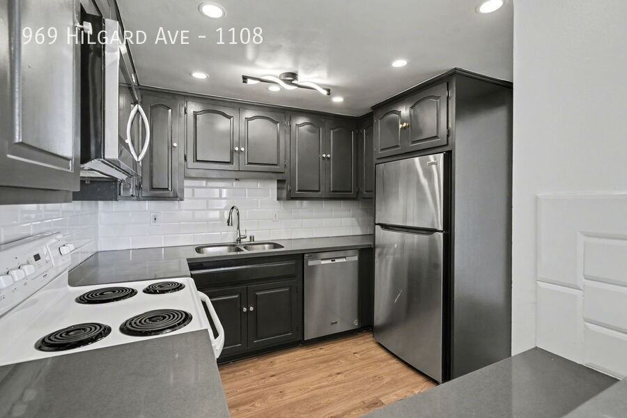 967 Hilgard Ave #1108 - Photo 5 of 32