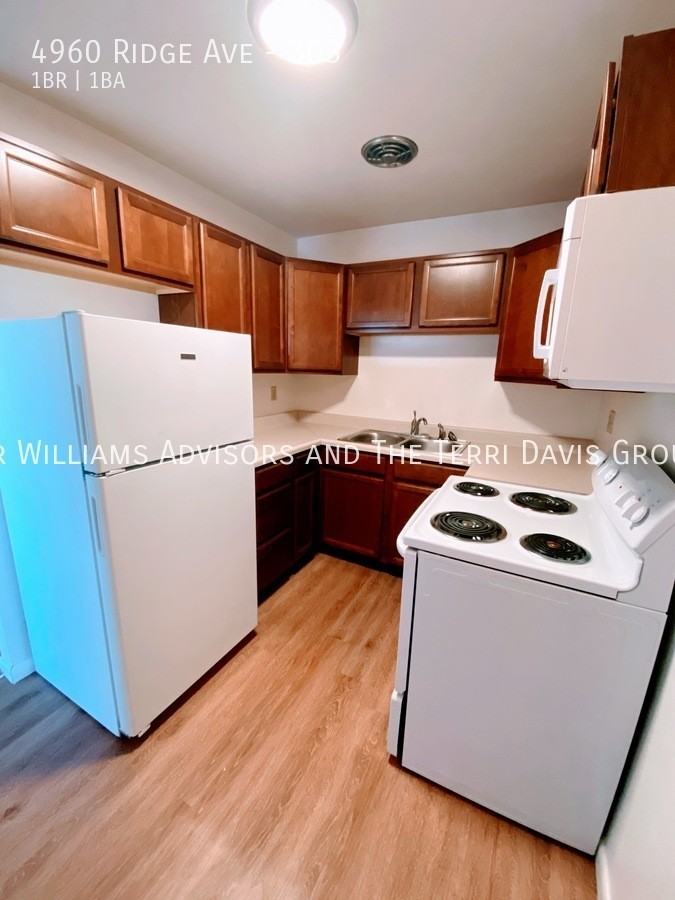 4960 Ridge Ave #303 - Photo 7 of 12