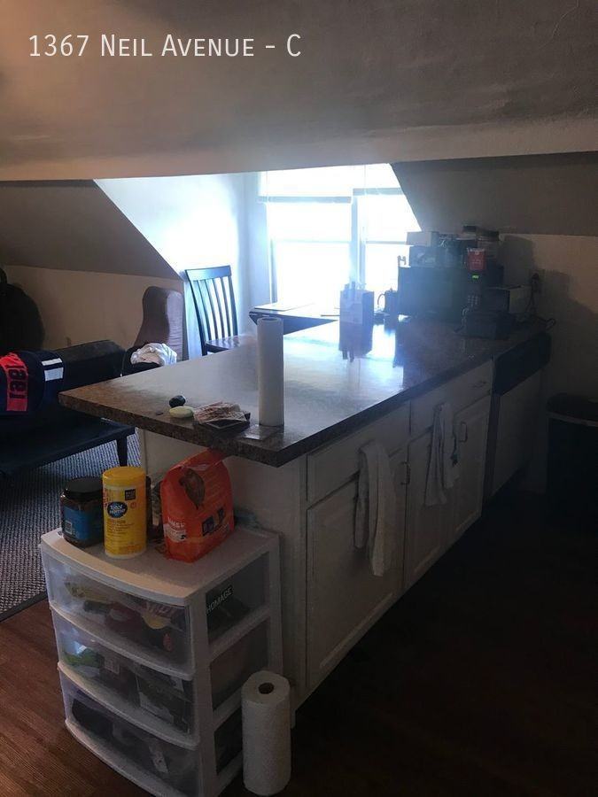 1367 Neil Ave #C - Photo 4 of 9