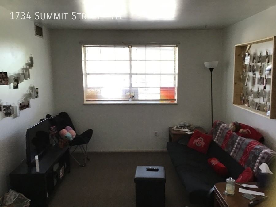1734 Summit St #A1 - Photo 5 of 6