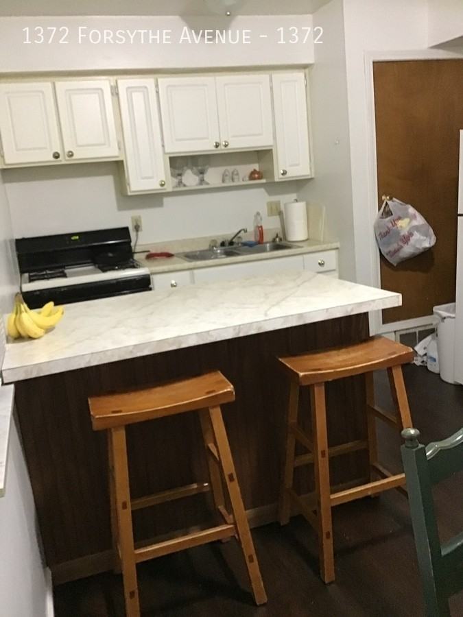 1372 Forsythe Ave #1372 - Photo 2 of 9