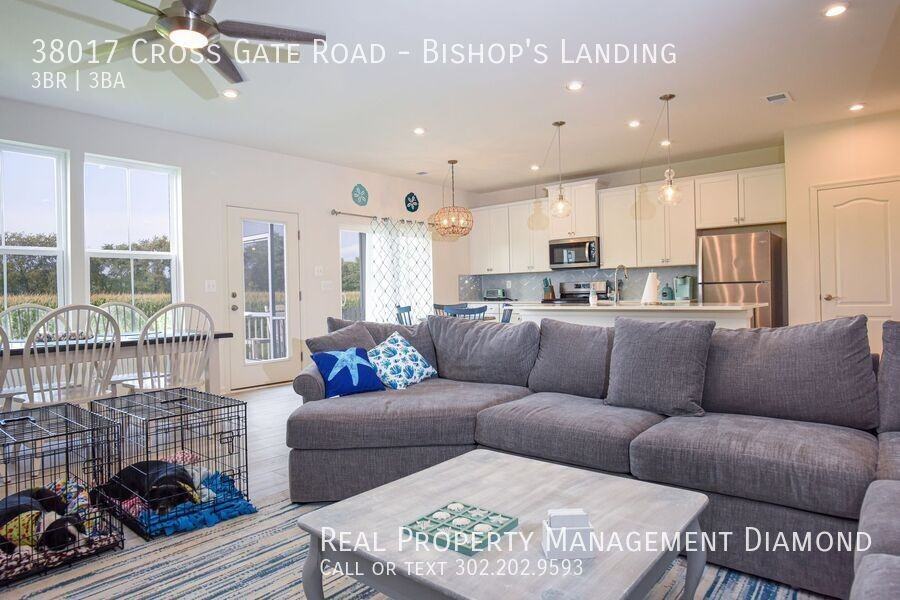 38017 Cross Gate Rd - Photo 2 of 23