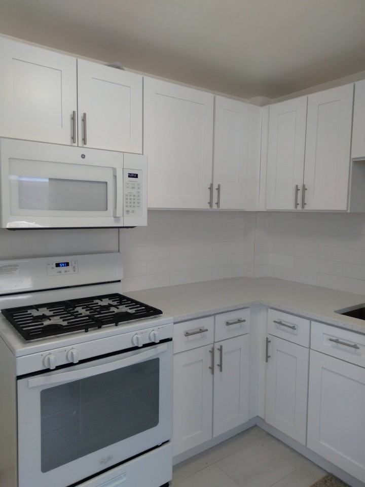 907 Austin St #2 - Photo 2 of 8