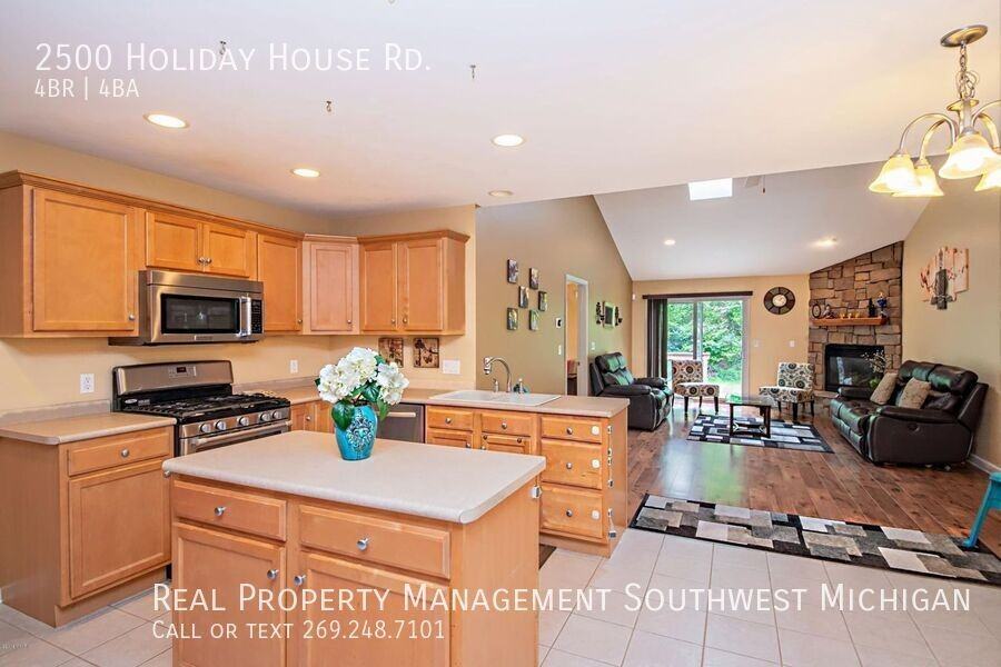 2500 Holiday House Rd - Photo 4 of 16