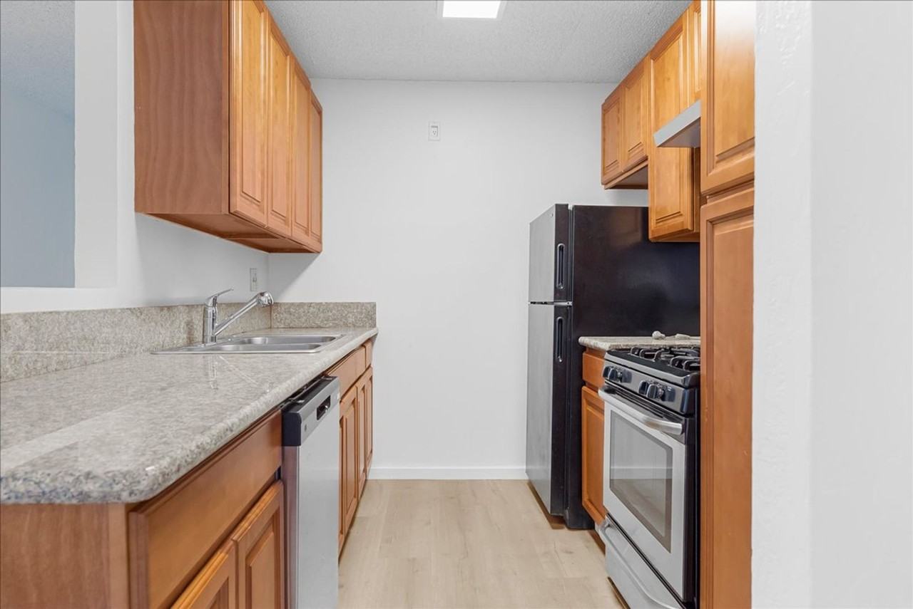 18620 Hatteras St #233 - Photo 2 of 21