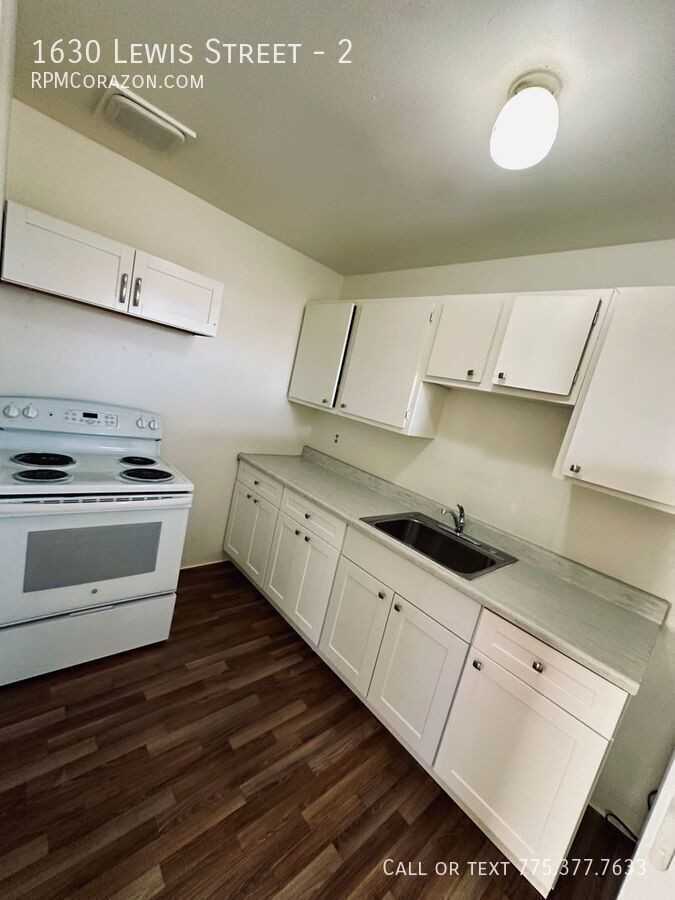 1630 Lewis St #2 - Photo 4 of 10