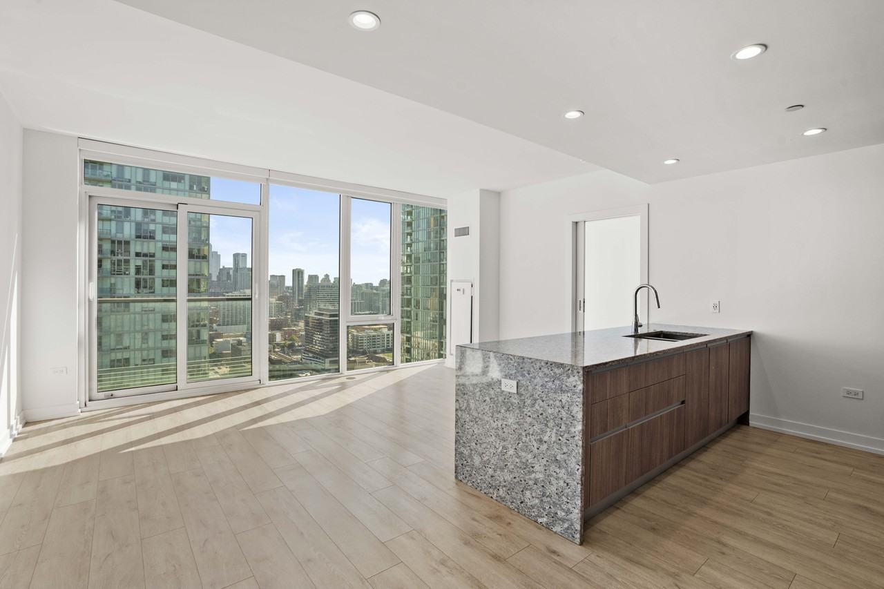 1140 N Wells St #1-1 - Photo 2 of 27