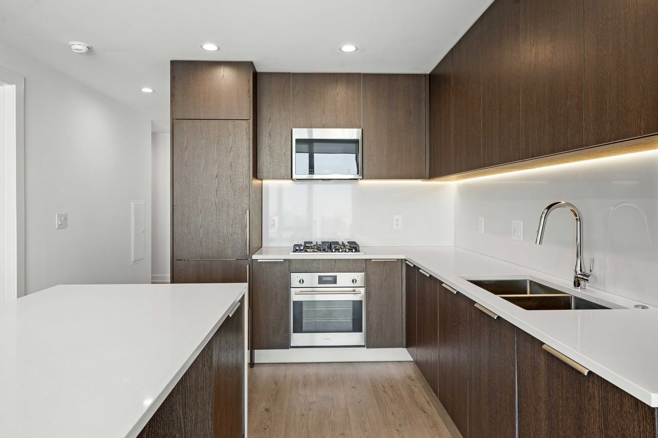 202 W Hill St #1-1 - Photo 2 of 24