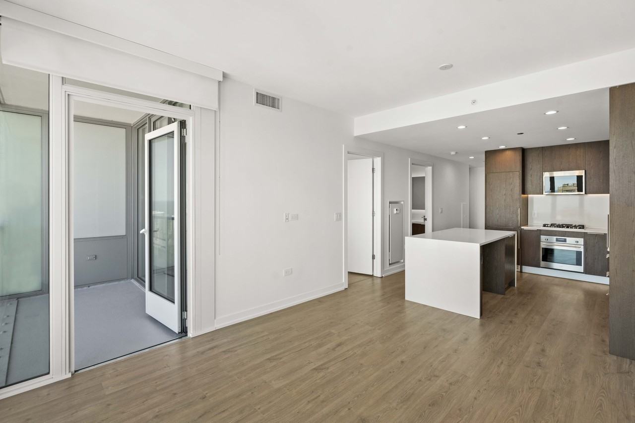 202 W Hill St #1-1 - Photo 4 of 24