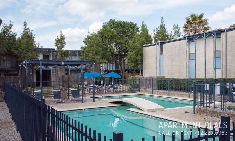 4307 Bissonnet St #2885 - Photo 5 of 18