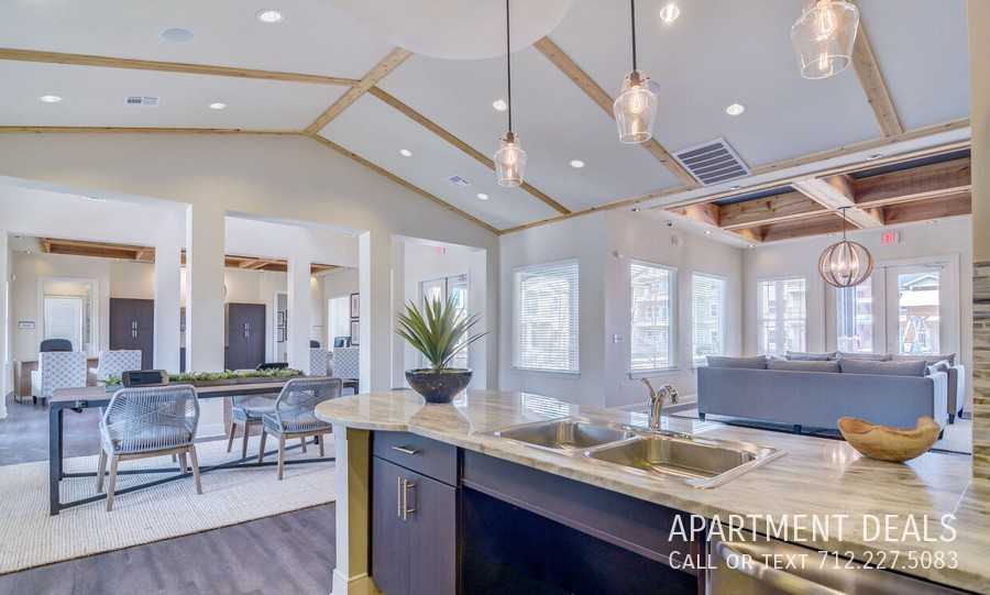 4907 Brazosport Blvd N #2711 - Photo 5 of 20