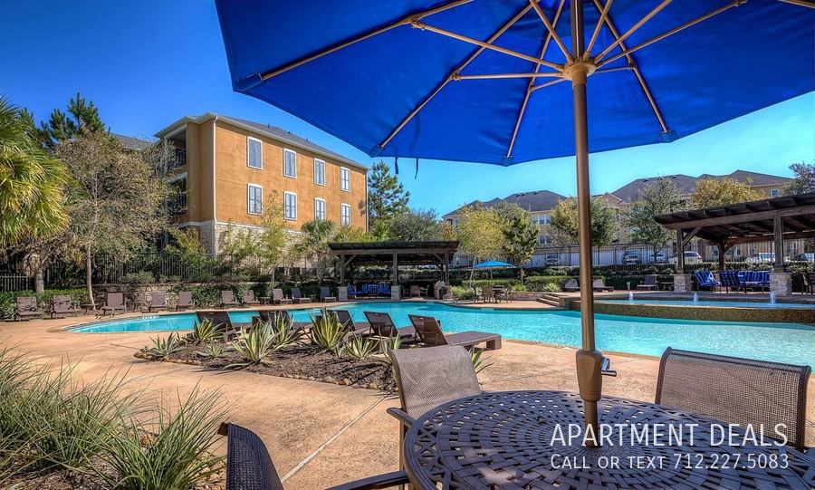 2957 N Loop 336 W #1085 - Photo 3 of 47