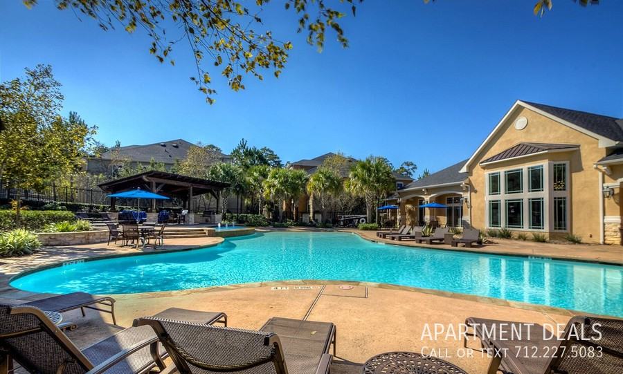 2957 N Loop 336 W #1085 - Photo 4 of 47