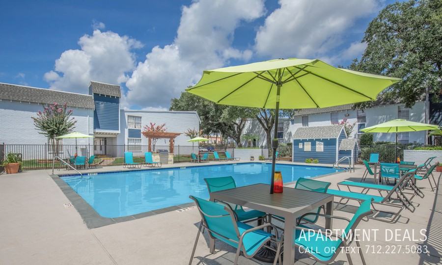 1206 N Loop 336 W #3606 - Photo 2 of 28