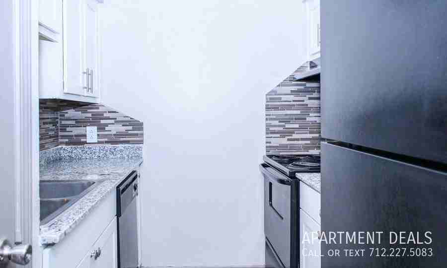 1206 N Loop 336 W #3606 - Photo 4 of 28