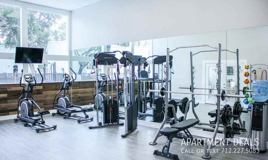 1206 N Loop 336 W #3606 - Photo 5 of 28