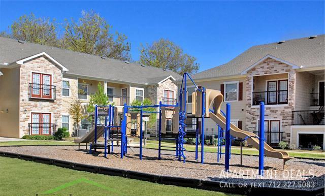 2219 N Frazier St #4440 - Photo 4 of 42