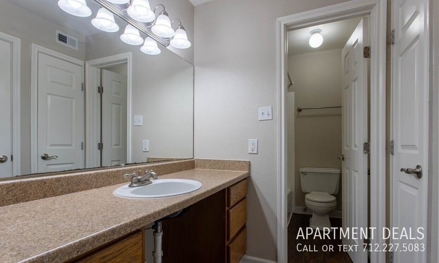 2831 Bellefontaine St #404 - Photo 7 of 32