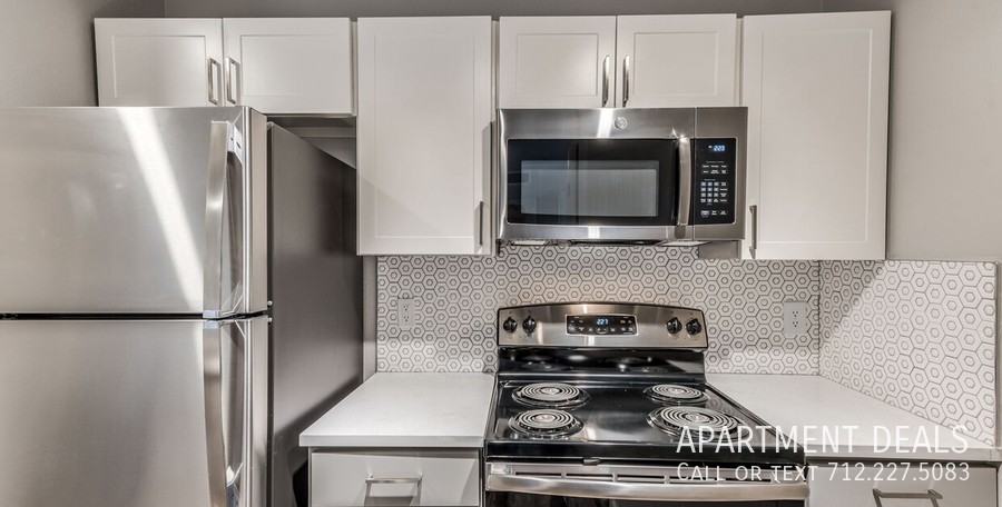 10940 Meadowglen Ln #516